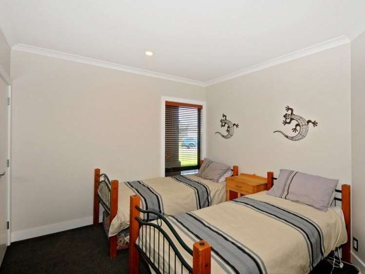 6 Okarito Avenue Levin_18