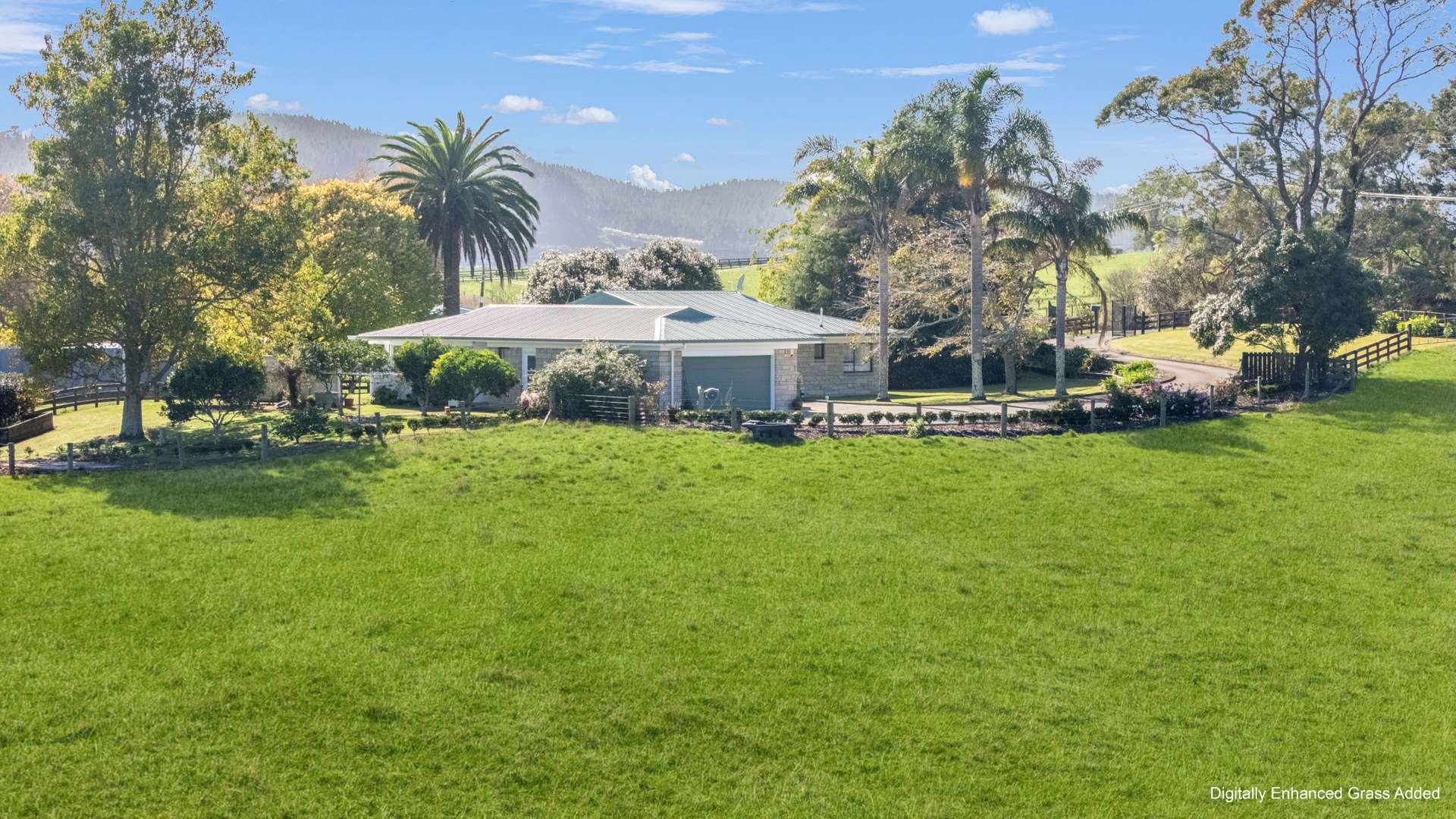 62 McWatts Rd Waitakaruru_0