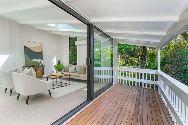 15 Valley Road Titirangi_6