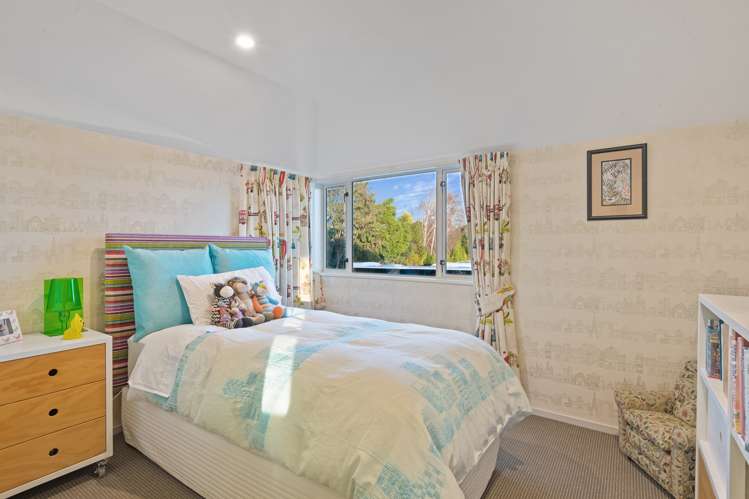 7 Douglas Street Lincoln_21