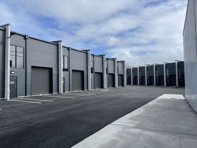 66sqm Warehouse unit in Silverdale