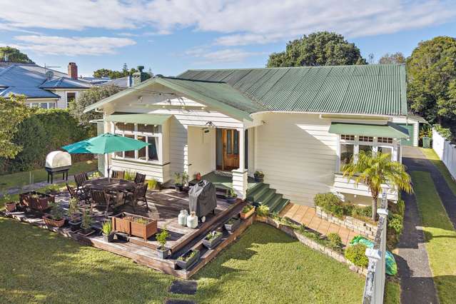 Freehold Family Living - Zoned for THAB