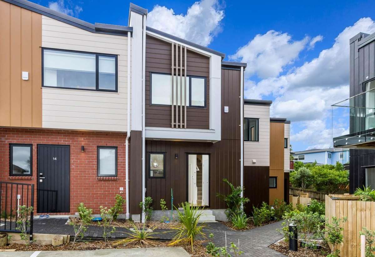 15 /26 Springvale Drive, Fairview Heights 1