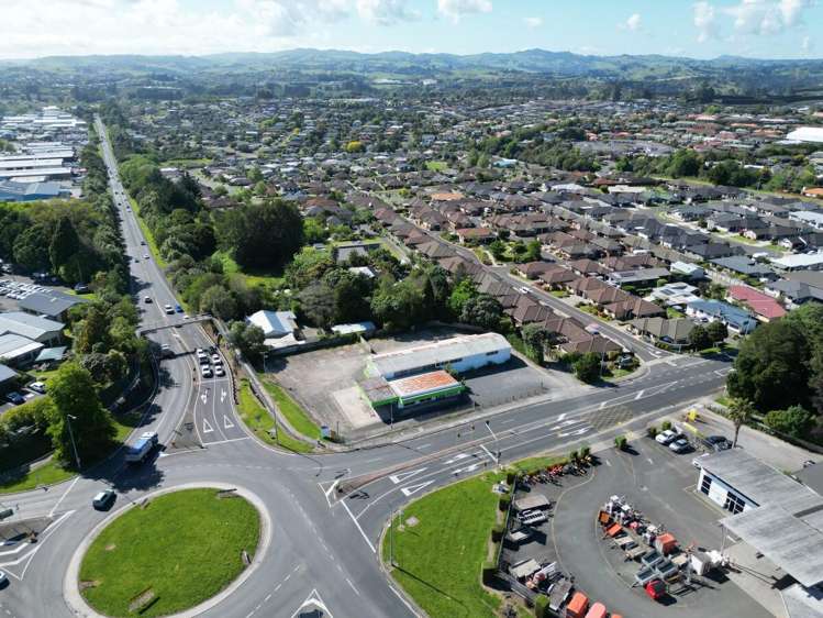 1 Pyes Pa Road Pyes Pa_3