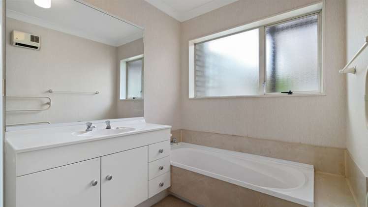 7 Lisbon Street Greerton_11