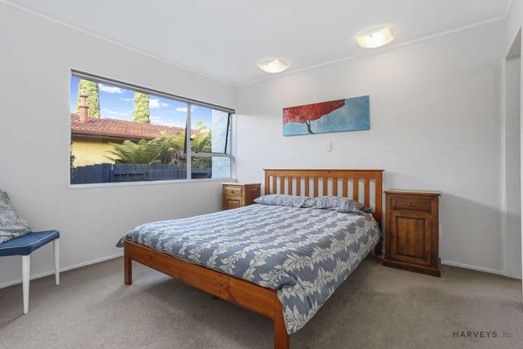 489 West Coast Road Glen Eden_12