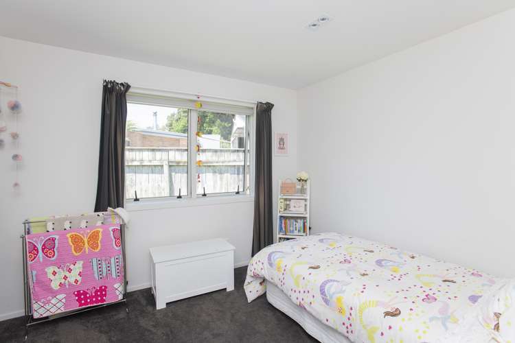 15 Silverstone Place Lytton West_17