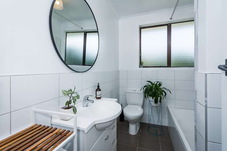 10 Taipari Road Te Atatu Peninsula_17