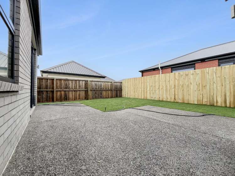 26 Accadia Drive 11103_17