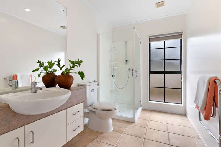 37 Panapa Drive St Johns Park_13