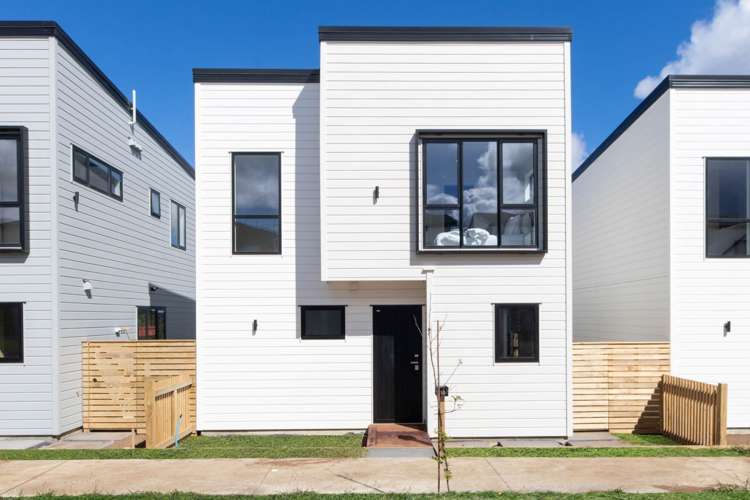 16 Greenbrier Street Westgate_4