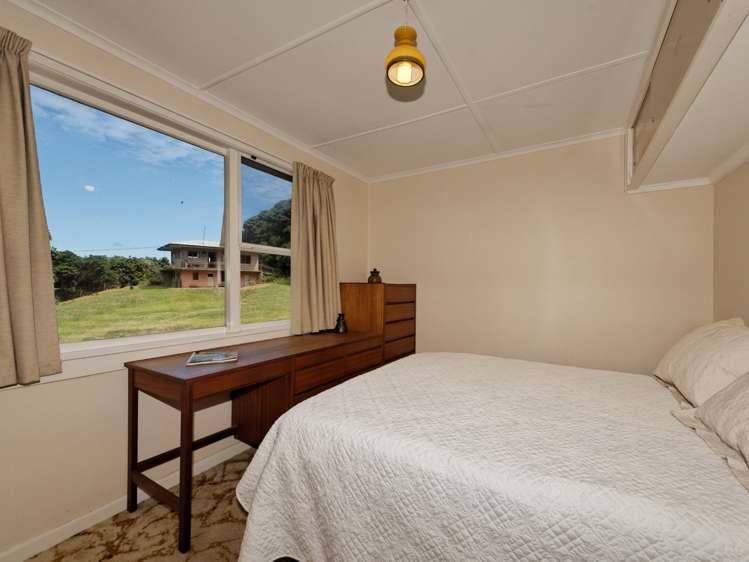 112 Garden Road Piha_8