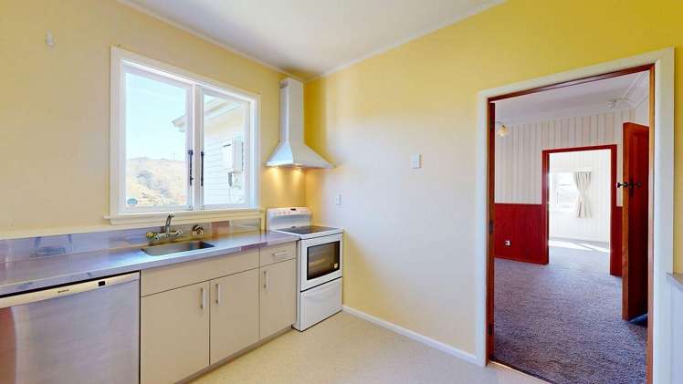 168 The Ridgeway 1259_7