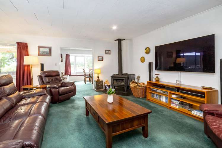 49 Western Lake Road Featherston_18