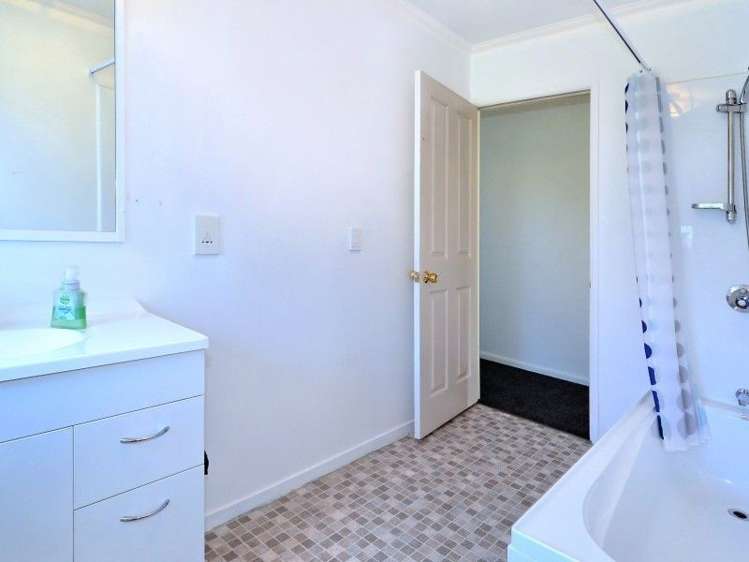 75 Bangor Road Darfield_16