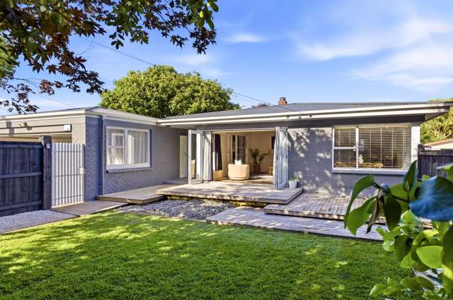 720A River Road Chartwell_1