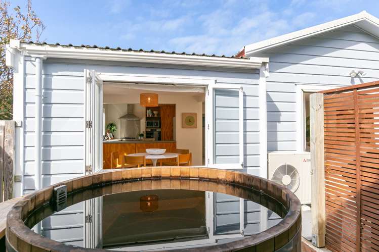 174 Queens Drive Lyall Bay_19