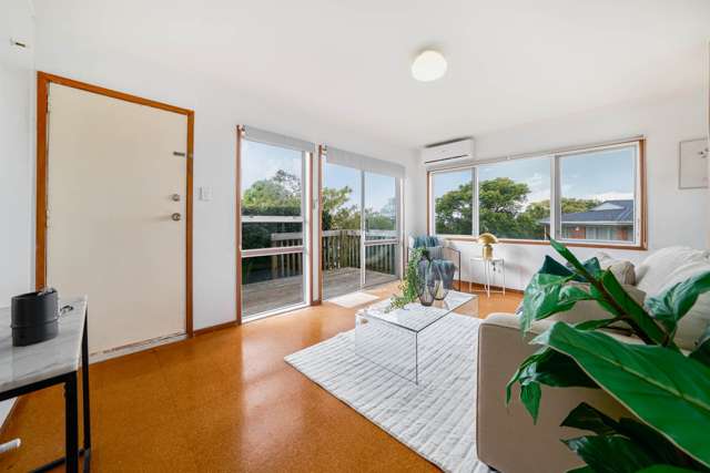 2/114 Eban Avenue Hillcrest_1