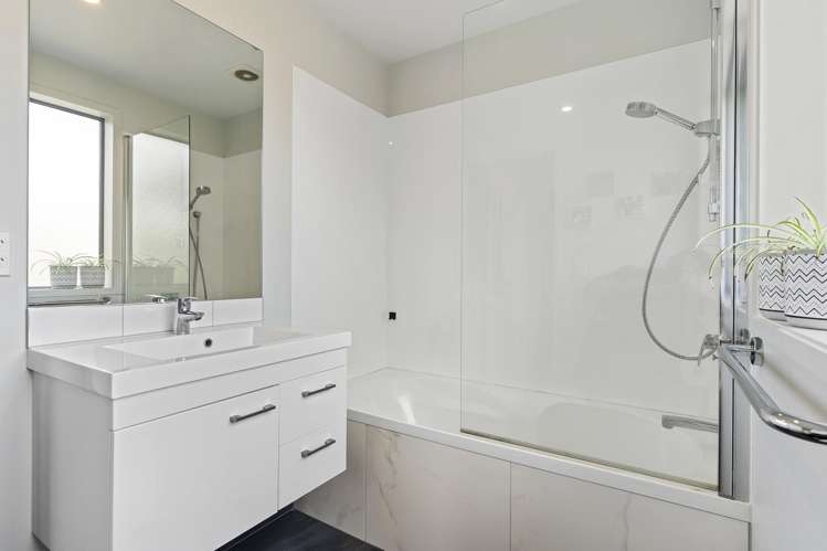 1A Grandison Crescent New Lynn_13
