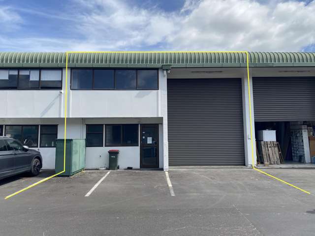 196SQM High Stud Warehouse - Drive Through Access