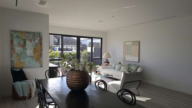 98 Parish Drive_3