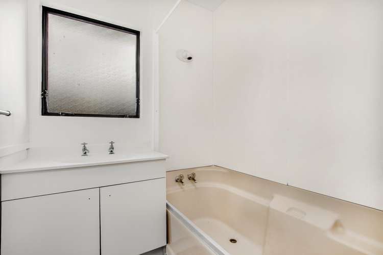 2/30 Gloucester Road Manurewa_5