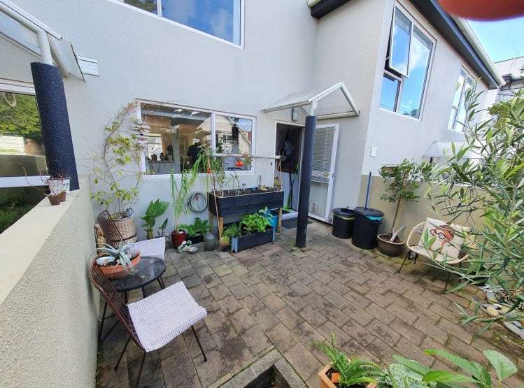 3/20 Thompson Street Mount Cook_8