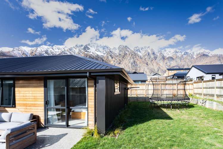 13 Till Street Jacks Point_23