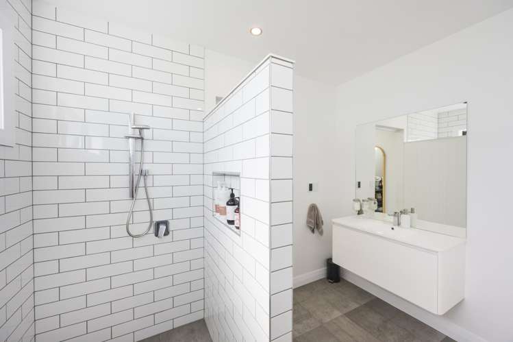 51 View Road Halcombe_17