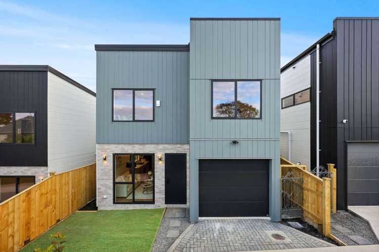 Lots 2-5/44 Bradbury Road Botany Downs_22