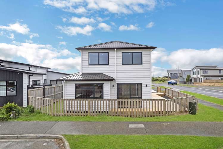 2 Whata Street Clarks Beach_39