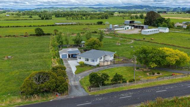 108 Canal West Road Waitakaruru_2