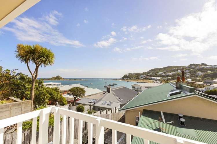 2/238 The Esplanade Island Bay_1