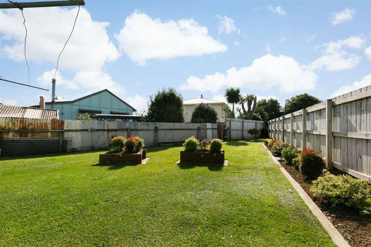 10 Tauranga Road Waihi_16