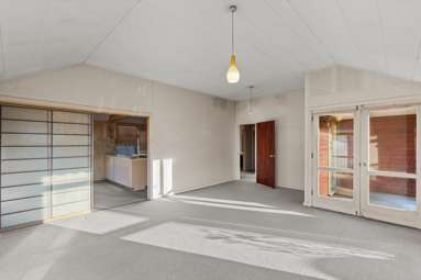 2 Joyce Crescent_3