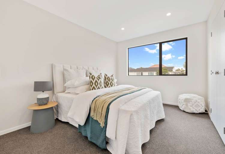 57 Bradbury Road Botany Downs_10