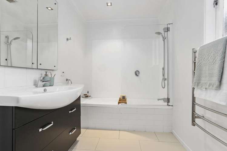 41 Atkinson Road Titirangi_16