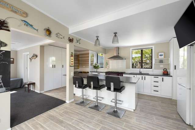 11 Guthrie Crescent Castlepoint_4