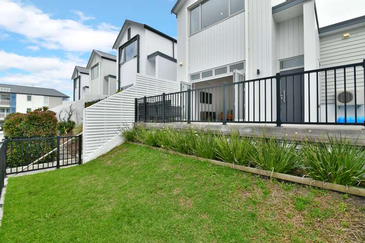 8 Watermill Lane Silverdale_18