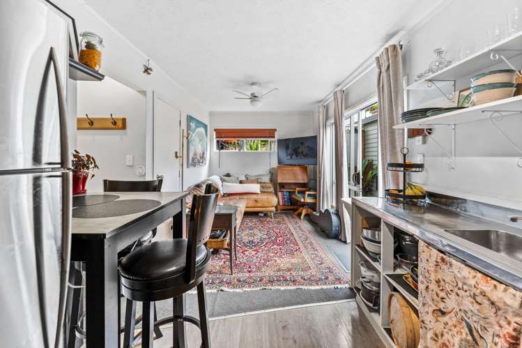 45 John Dee Crescent Red Beach_18