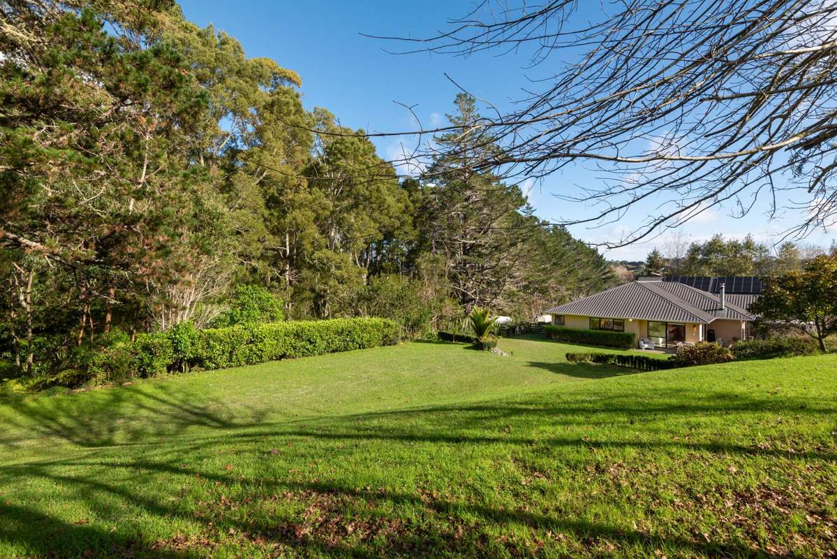 108 Paremoremo Road_3