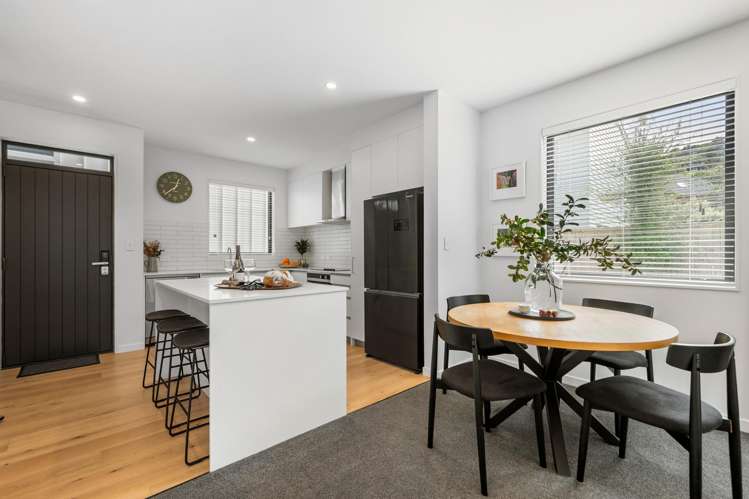 8-50 Friend Street Karori_8