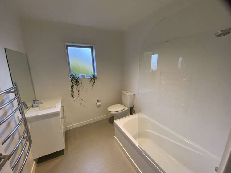 4/8 Middleton Road Johnsonville_9