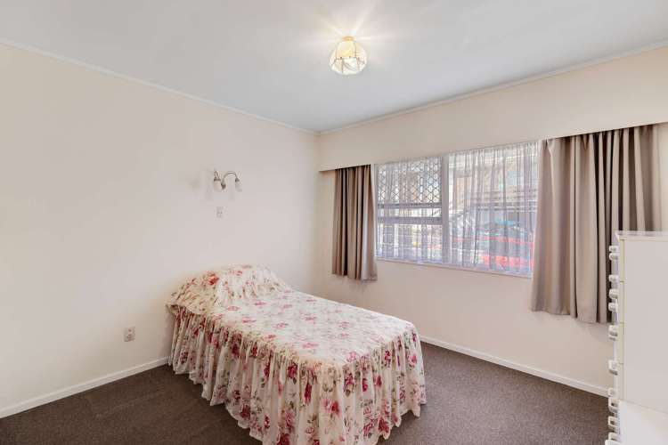 2/4212a Great North Road Glendene_9