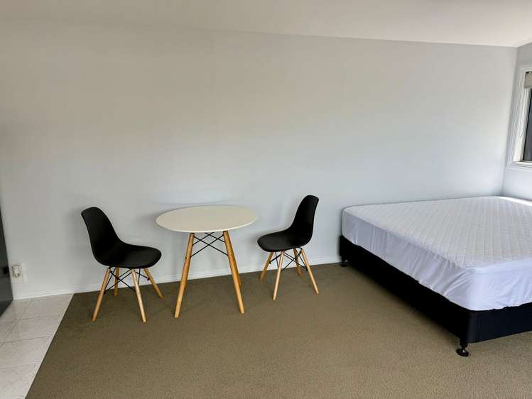 282 Glamorgan Drive Northcross_11