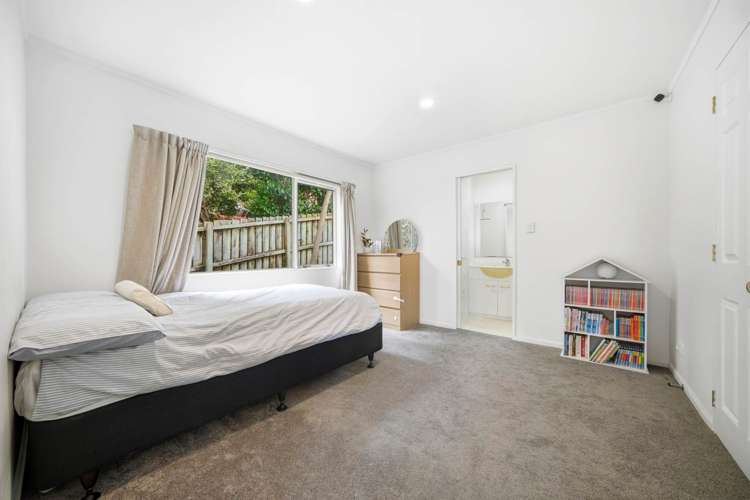 2/6 Mossop Rise Glenfield_7
