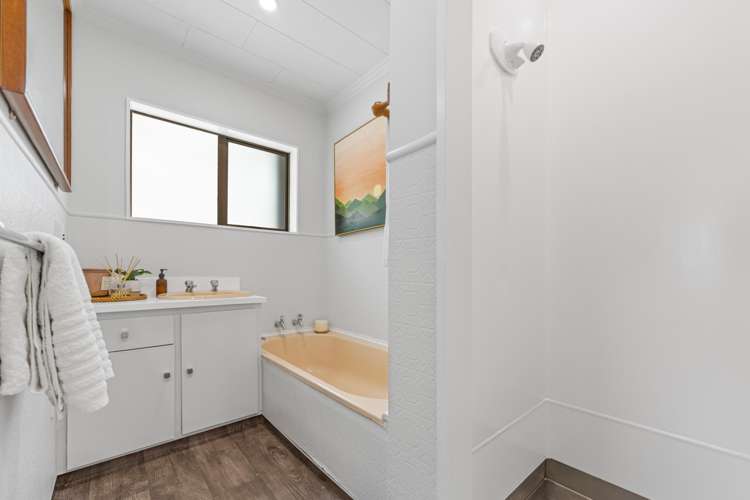 37 Herekawe Drive Spotswood_16