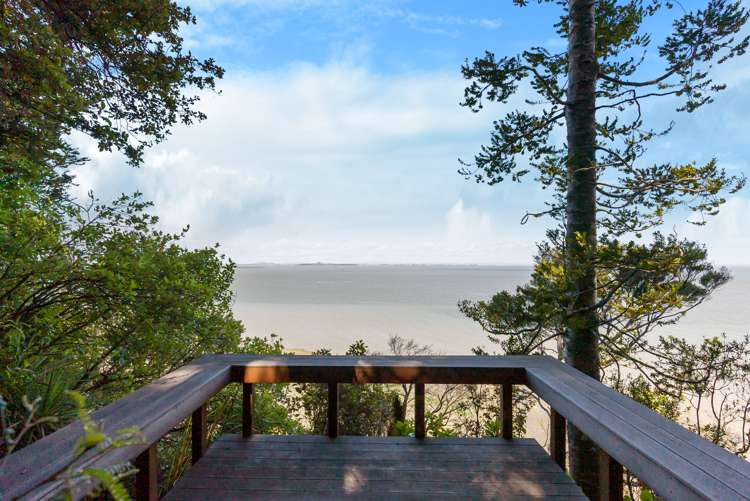 34 Arapito Road Titirangi_15