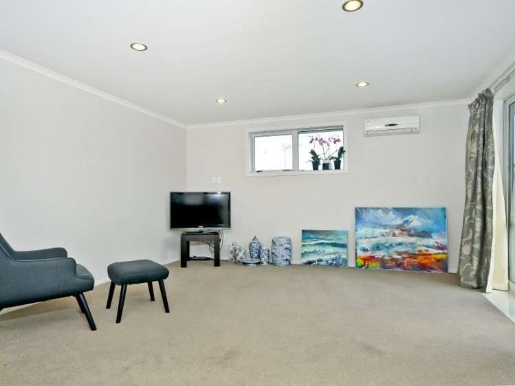 9 Cabourne Drive Glenview_19