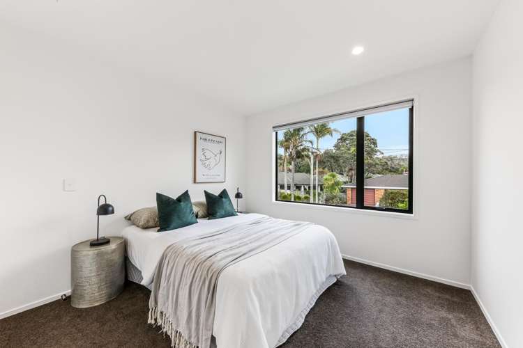 3 Forest Glen Orewa_11